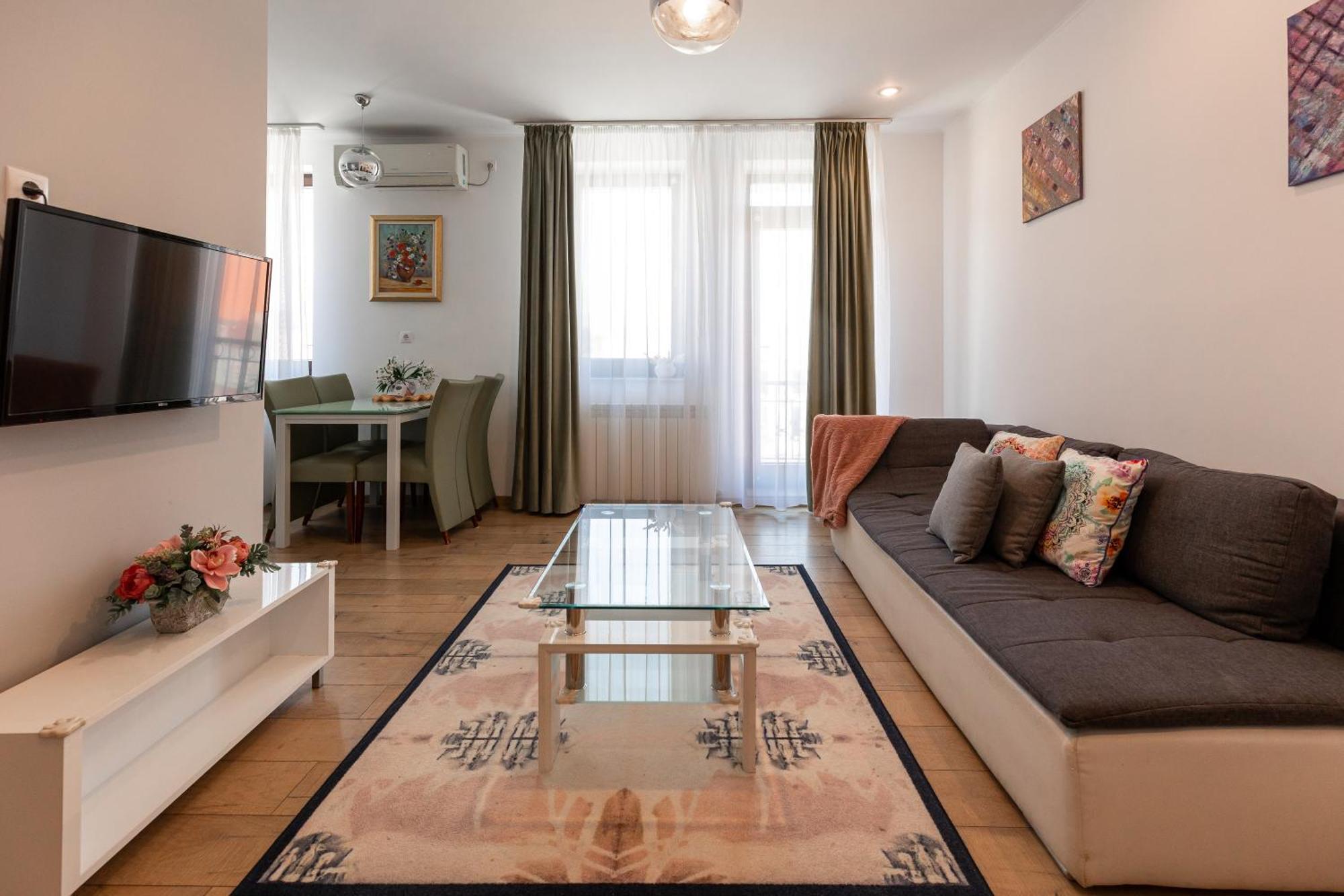 Salt Orchid Central Apartment Turda Exterior photo