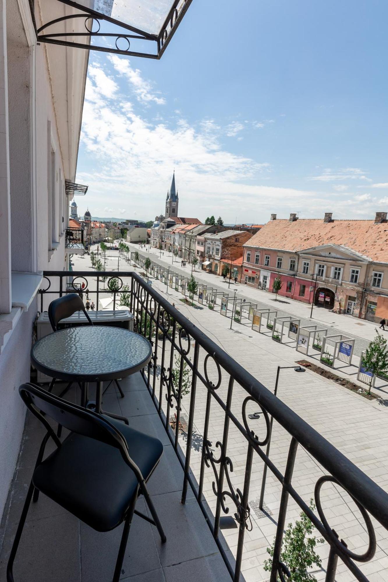 Salt Orchid Central Apartment Turda Exterior photo